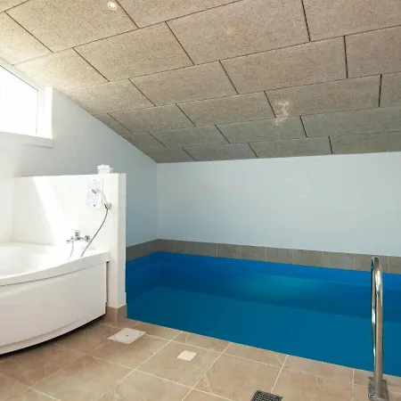 Luxury Retreat With Pool 度假居 *
