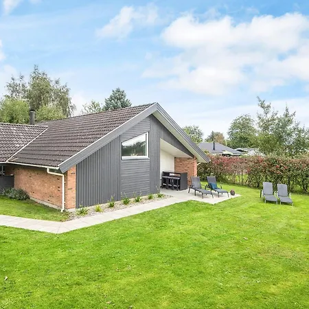 Luxury Retreat With Pool - By Traum 別荘 *